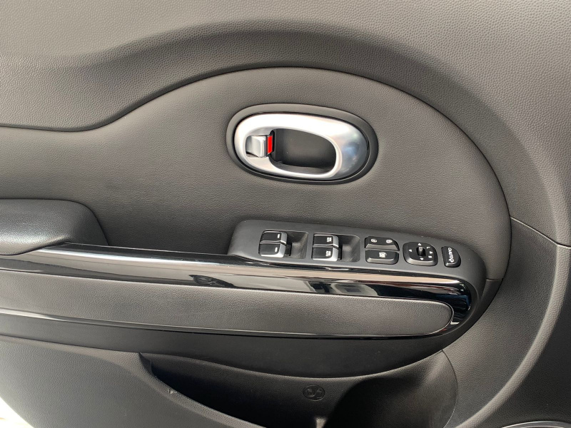 KIA Soul  5 pts. SX, 1.6T, TA, a/ac. Aut., f. led, xenón, RA-18 2018